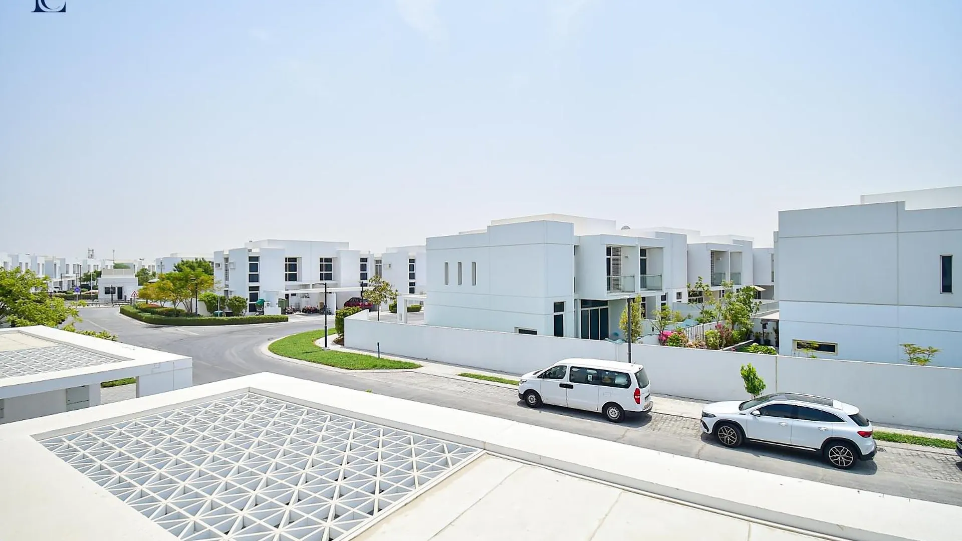 Luxury Escapes - Private Villa With 3Bedroom Plus Maids - Mudon Dubai
