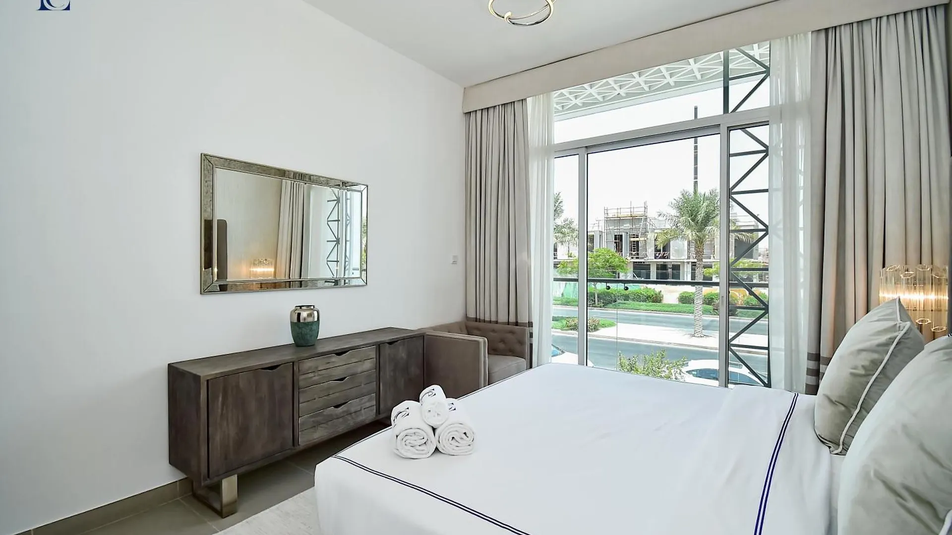 Luxury Escapes - Private Villa With 3Bedroom Plus Maids - Mudon Dubai