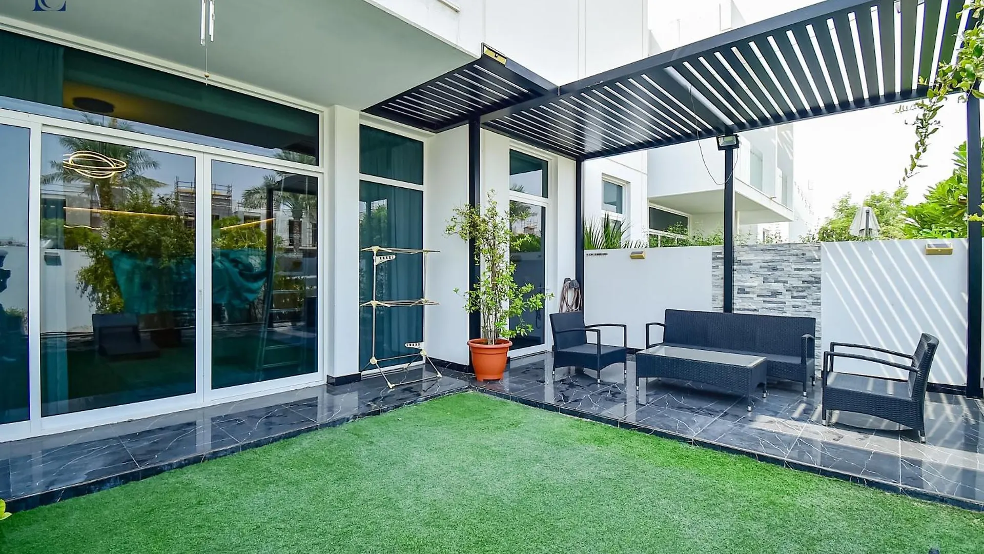 Luxury Escapes - Private Villa With 3Bedroom Plus Maids - Mudon Dubai United Arab Emirates
